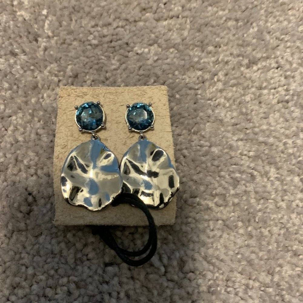 Brand New with tags Pretty Earings Urban Outfitters